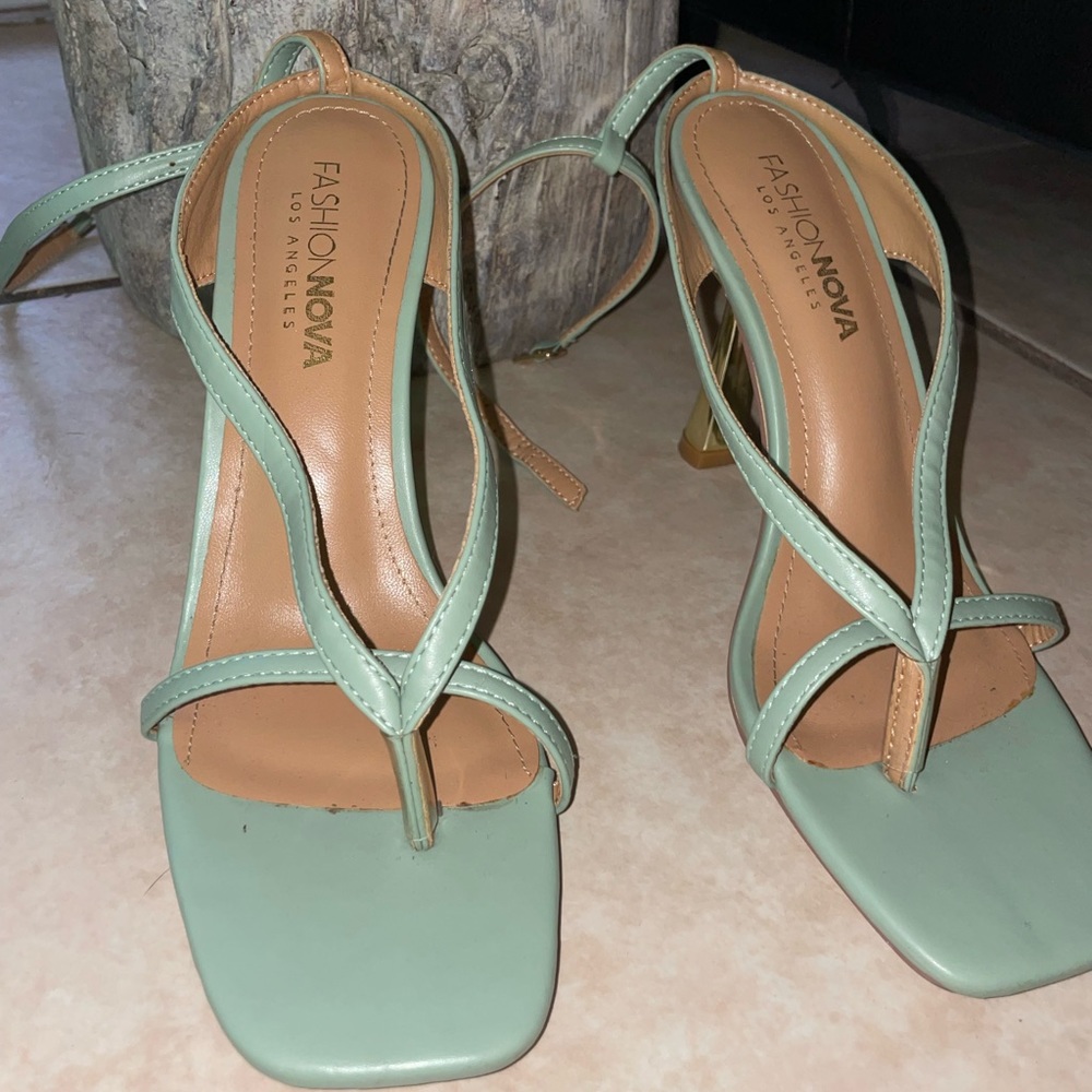 Fashion nova heels 7.5 women